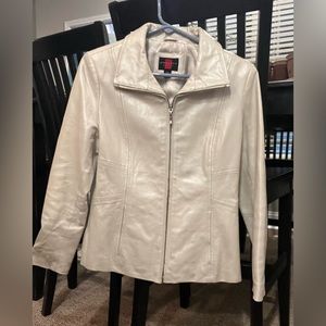 Gallery Petite Pearl White 100% Genuine Leather Jacket.